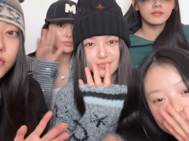 Playing Newjeans in a&nbsp;club…