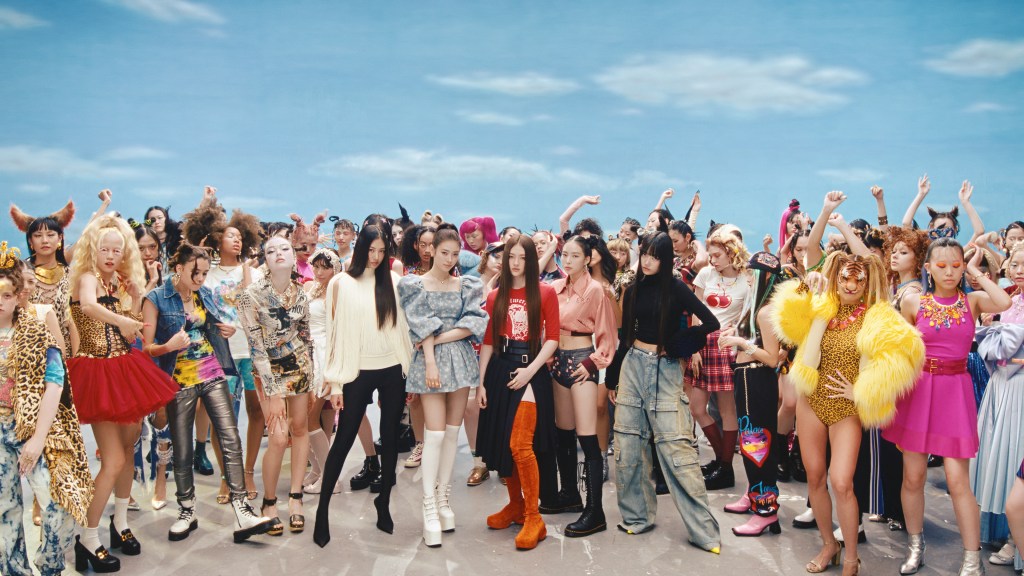 MEOVV: A Rising Star in K-Pop opens for&nbsp;Taeyang